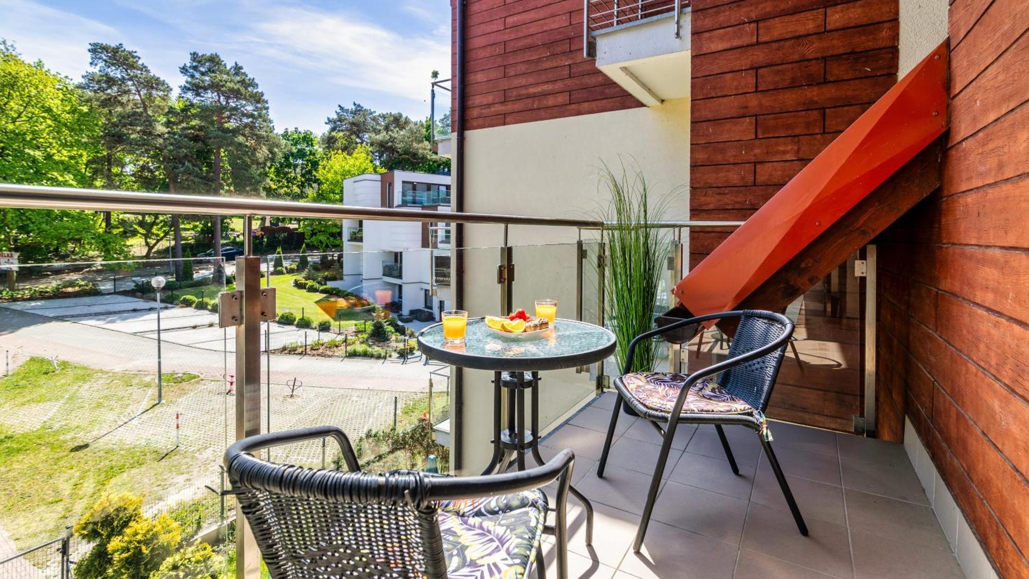 Morskie Apartamenty Przy Plazy Piamola Криниця-Морська Екстер'єр фото