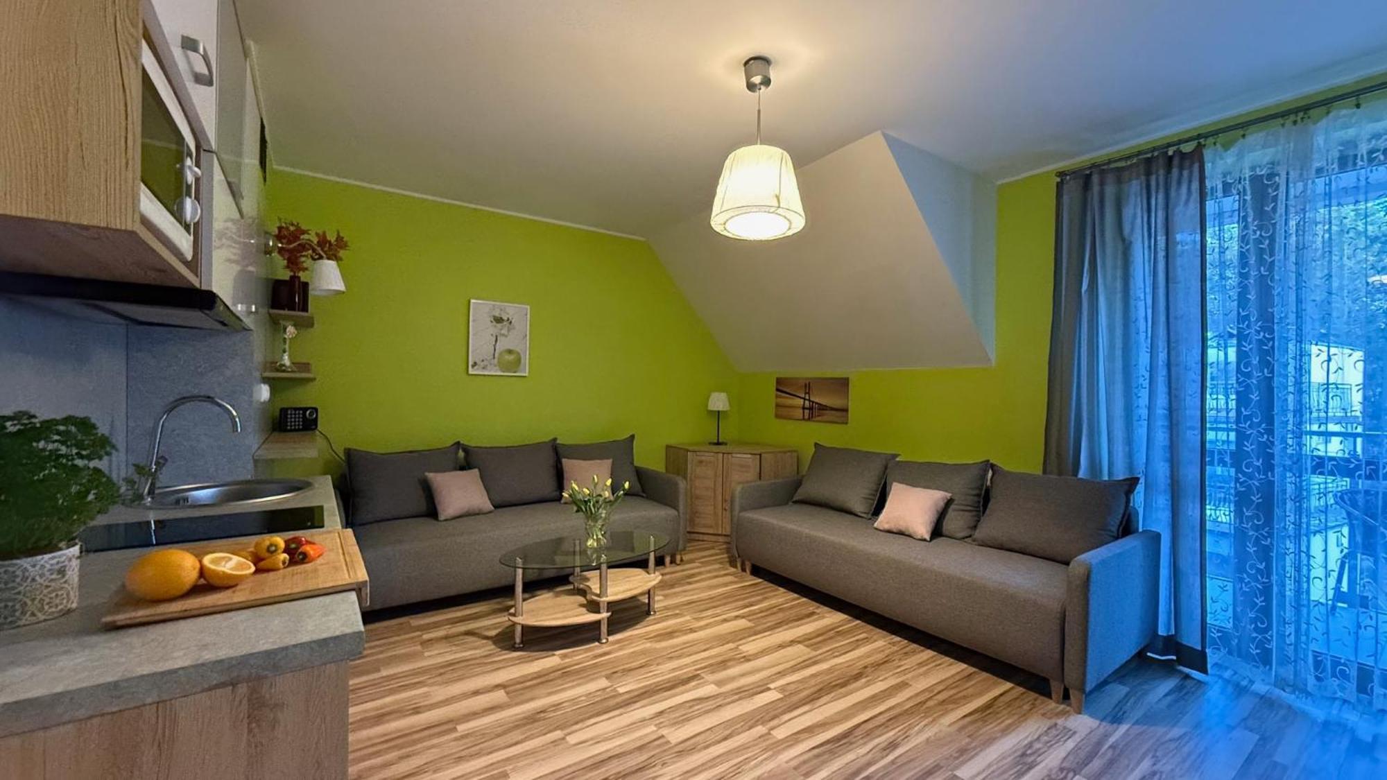Morskie Apartamenty Przy Plazy Piamola Криниця-Морська Екстер'єр фото